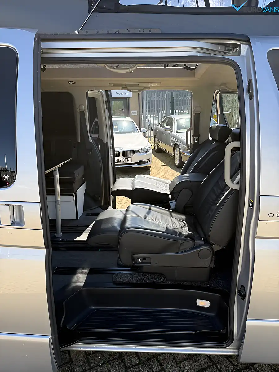 Used 2008 Nissan Elgrand Highway Star Jamie Leigh Conversion Silver - Interior and Exterior details 10