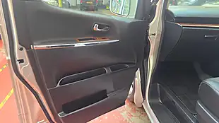 Used 2008 Nissan Elgrand Highway Star Silver - Interior and Exterior details 13