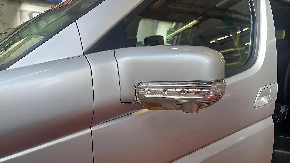 Used 2008 Nissan Elgrand Highway Star Silver - Interior and Exterior details 16