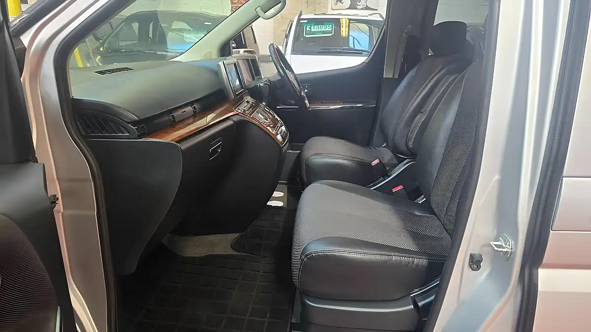 Used 2008 Nissan Elgrand Highway Star Silver - Interior and Exterior details 7