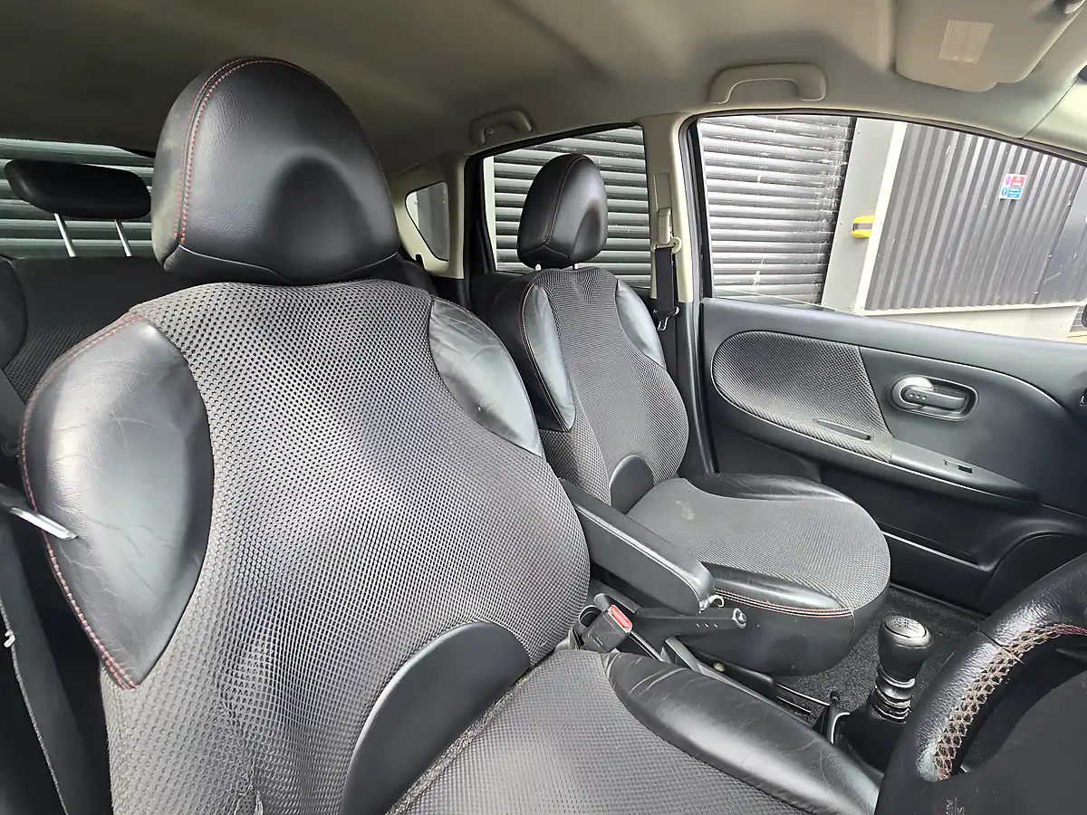 Used 2008 Nissan Note Tekna Black - Interior and Exterior details 4