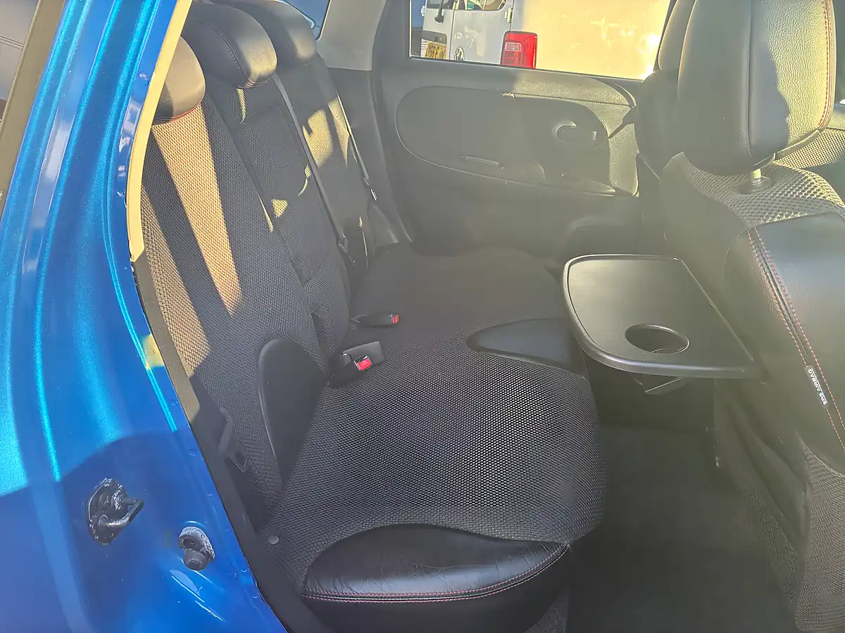 Used 2008 Nissan Note Tekna Blue - Interior and Exterior details 17