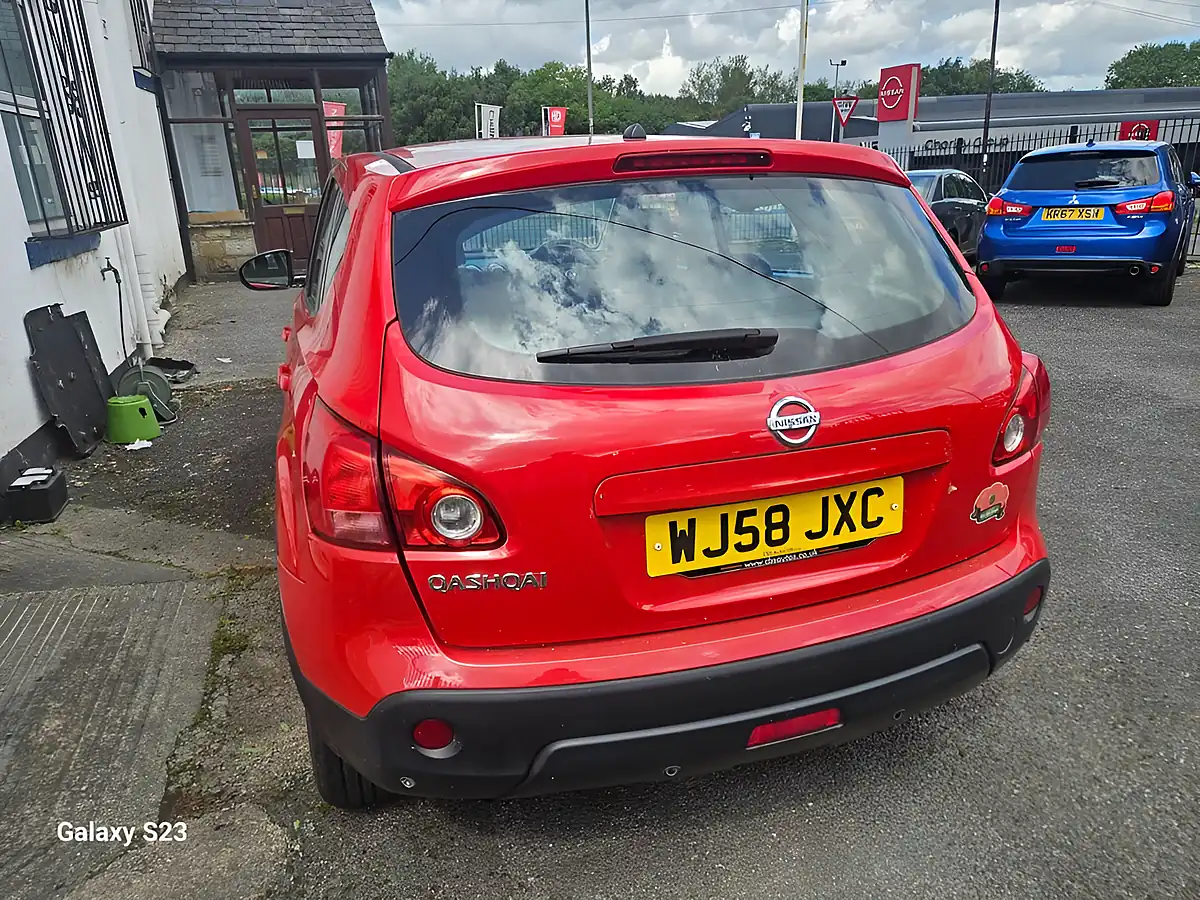 Used 2008 Nissan Qashqai Acenta Red - Interior and Exterior details 11
