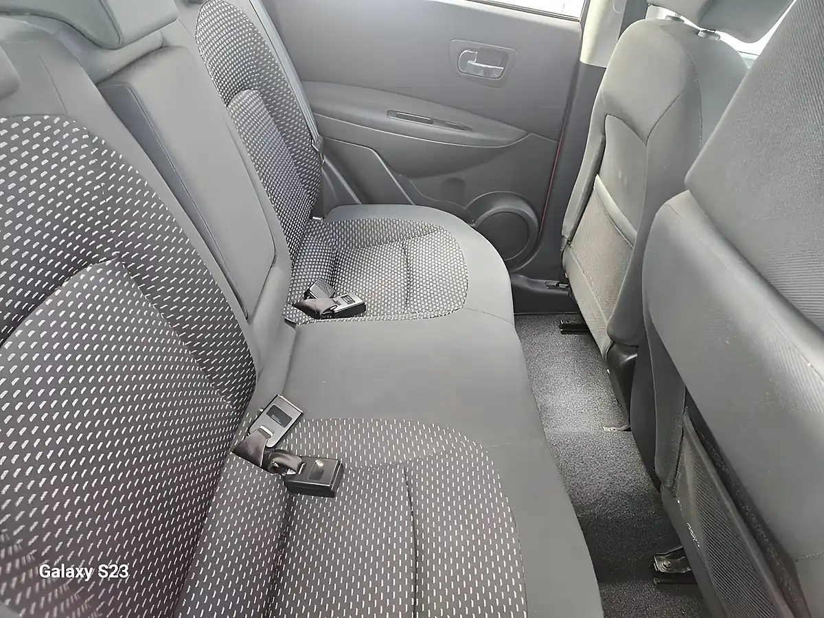 Used 2008 Nissan Qashqai Acenta Red - Interior and Exterior details 13