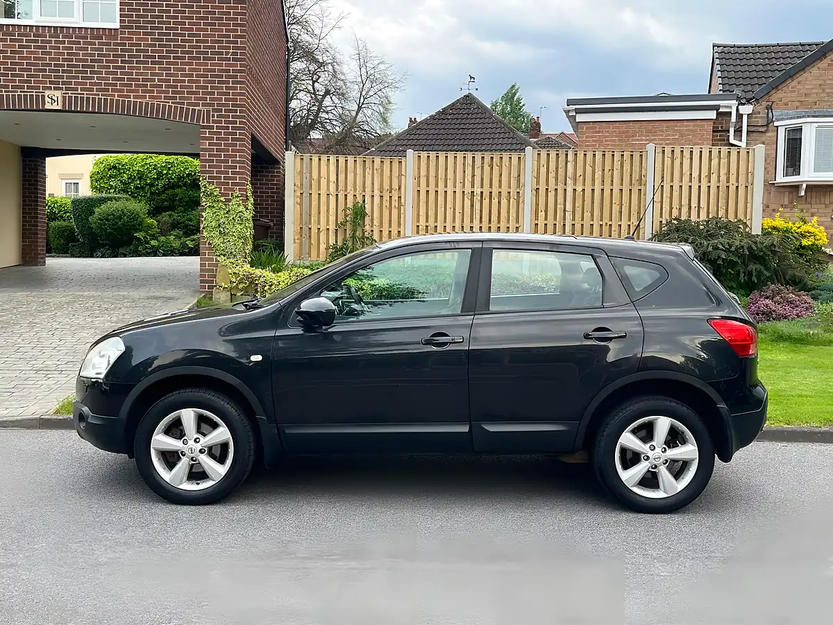 Used 2008 Nissan Qashqai Tekna Black - Interior and Exterior details 8