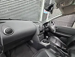 Used 2008 Nissan Qashqai+2 Tekna Silver - Interior and Exterior details 11