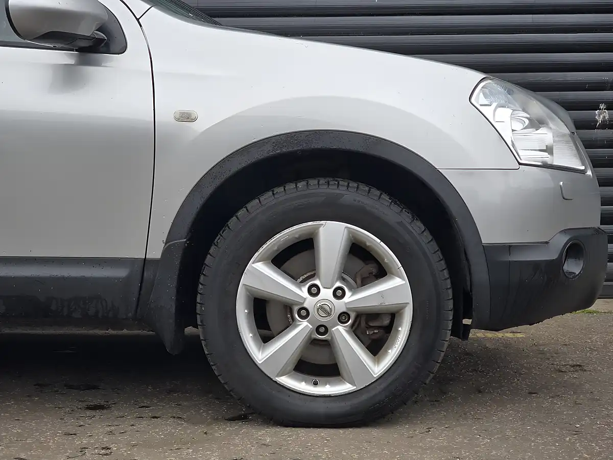 Used 2008 Nissan Qashqai+2 Tekna Silver - Interior and Exterior details 9
