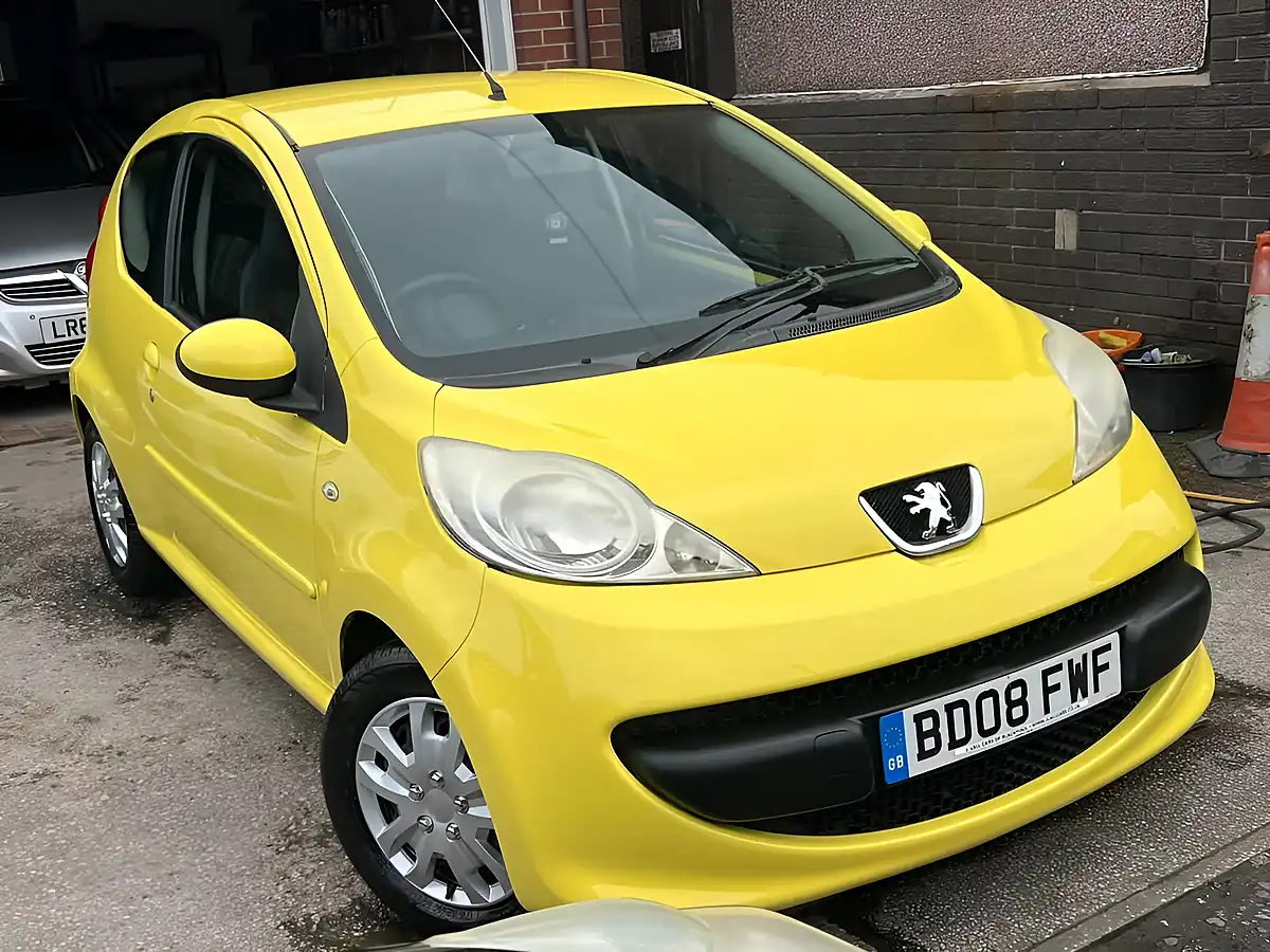 Used 2008 Peugeot 107 Urban Canary Yellow - Front View