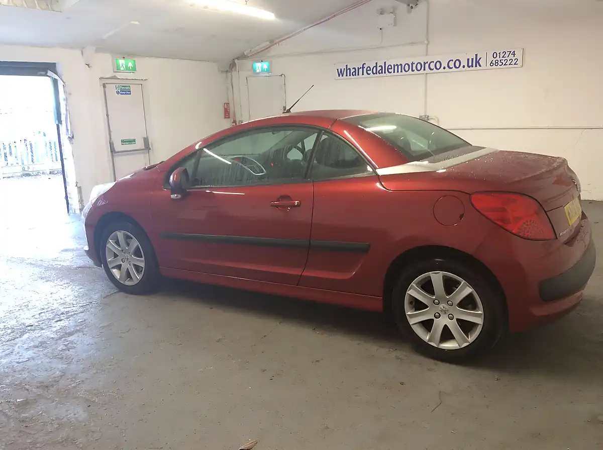 Used 2008 Peugeot 207 Cc Sport Red - Interior and Exterior details 10