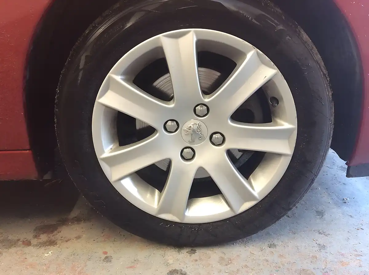 Used 2008 Peugeot 207 Cc Sport Red - Interior and Exterior details 13