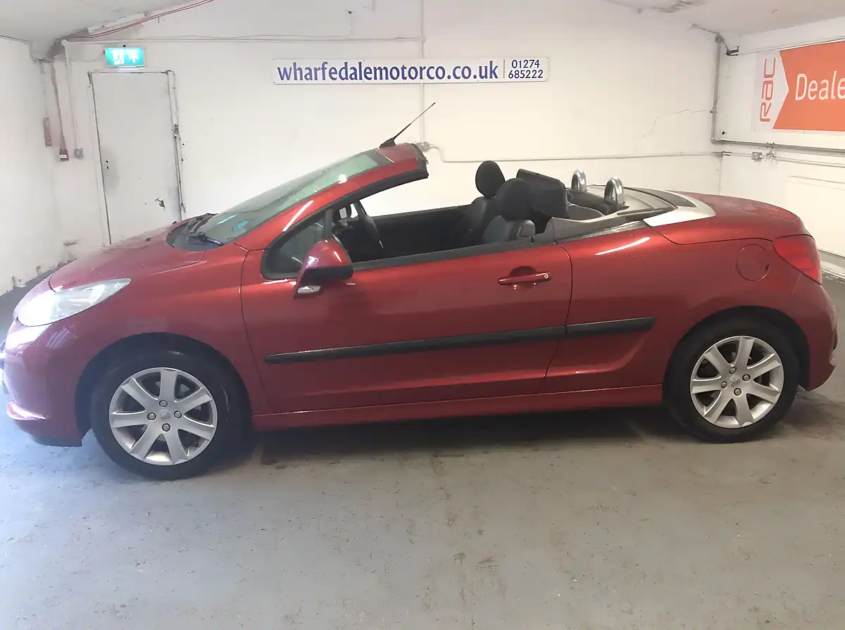 Used 2008 Peugeot 207 Cc Sport Red - Interior and Exterior details 5
