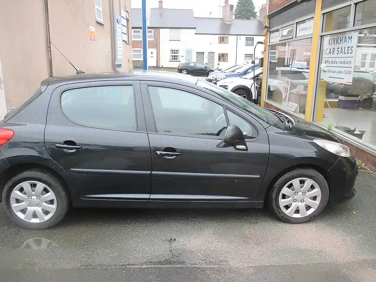Used 2008 Peugeot 207 S Black - Interior and Exterior details 5