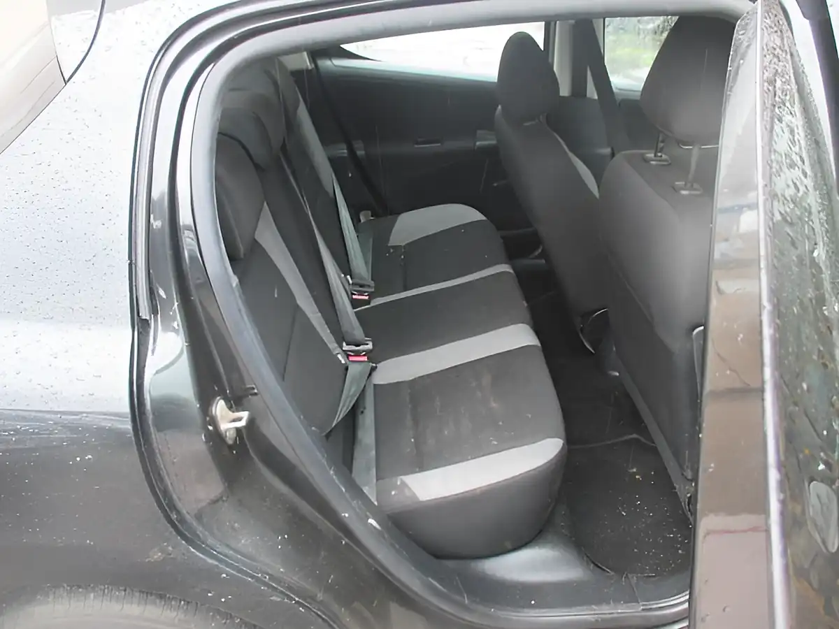 Used 2008 Peugeot 207 S Black - Interior and Exterior details 7