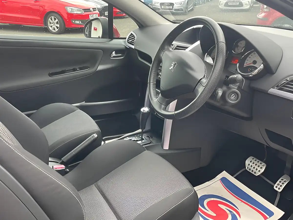 Used 2008 Peugeot 207 Sport Red - Interior and Exterior details 11