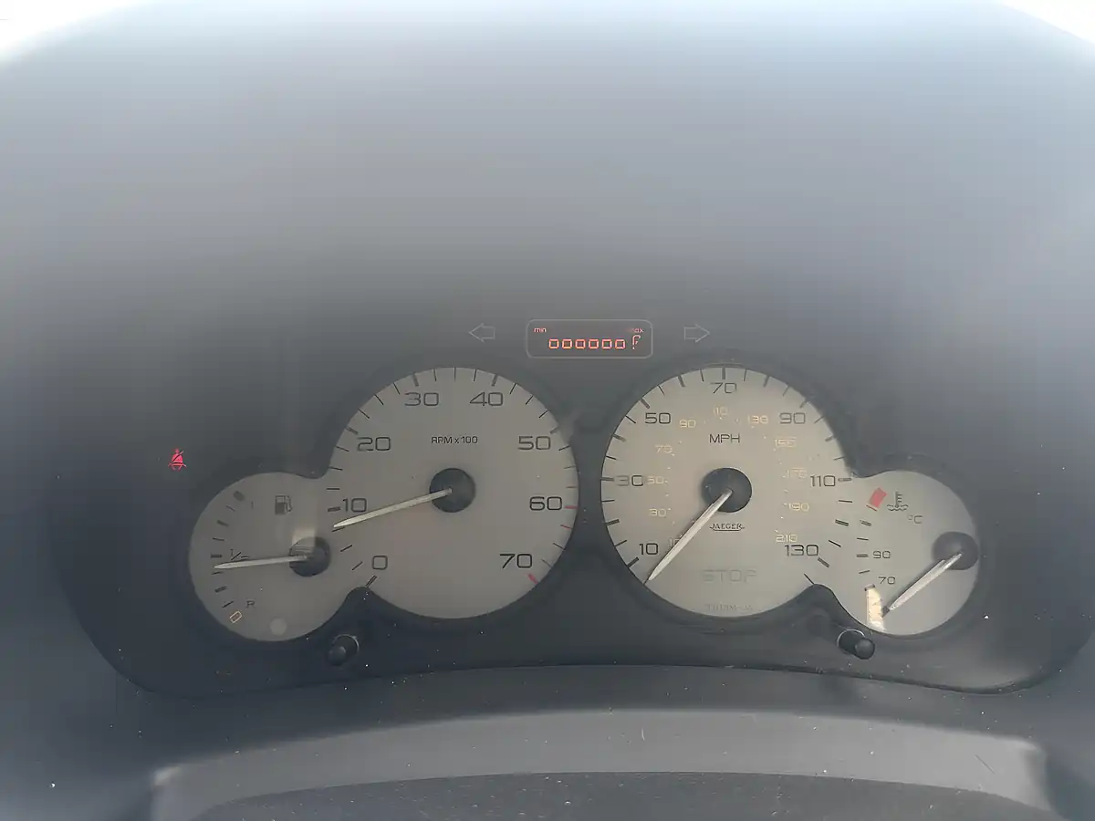 Used 2008 Peugeot Partner Escapade Silver - Interior and Exterior details 15