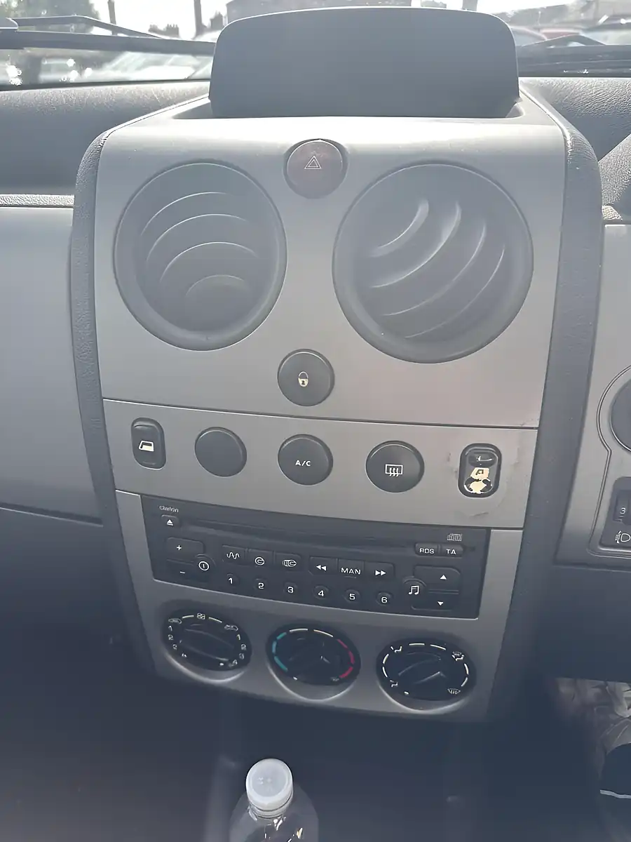 Used 2008 Peugeot Partner Escapade Silver - Interior and Exterior details 16