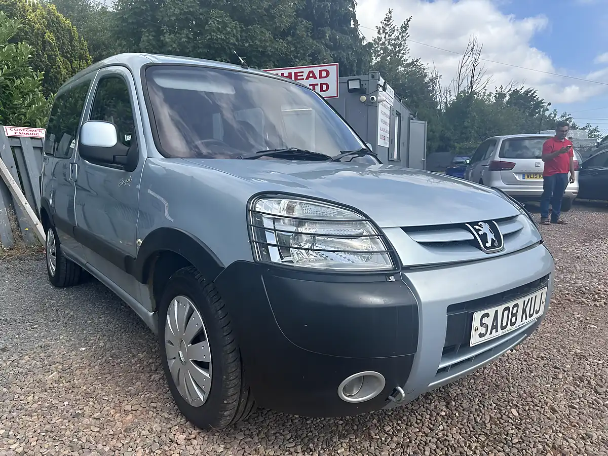 Used 2008 Peugeot Partner Escapade Silver - Interior and Exterior details 2