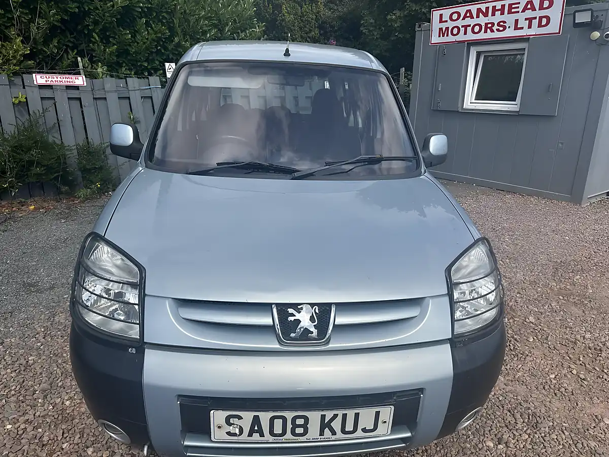 Used 2008 Peugeot Partner Escapade Silver - Interior and Exterior details 4