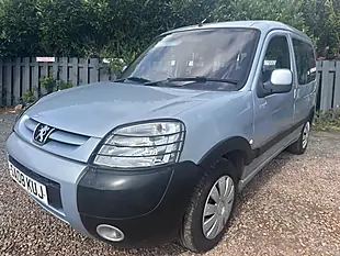 Used 2008 Peugeot Partner Escapade Silver - Interior and Exterior details 5