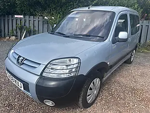 Used 2008 Peugeot Partner Escapade Silver - Interior and Exterior details 6