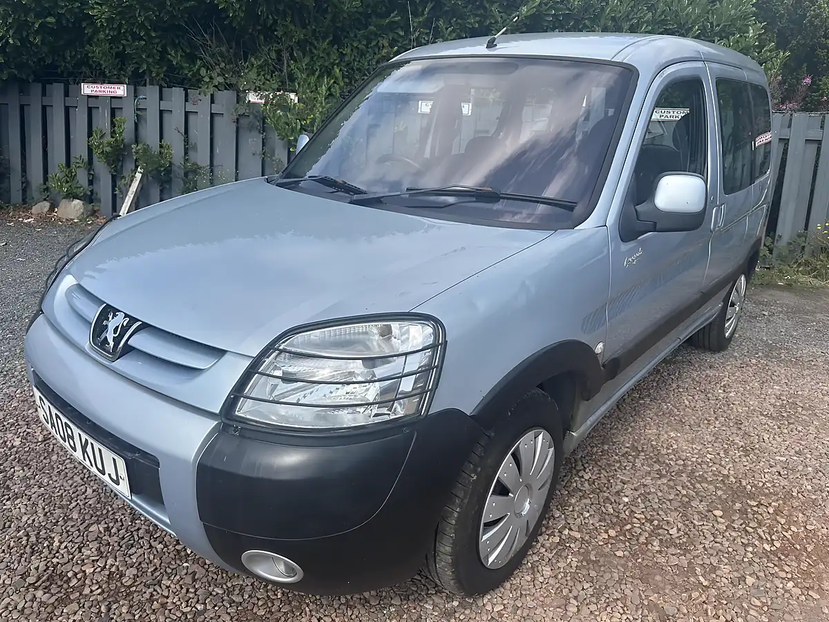 Used 2008 Peugeot Partner Escapade Silver - Interior and Exterior details 6