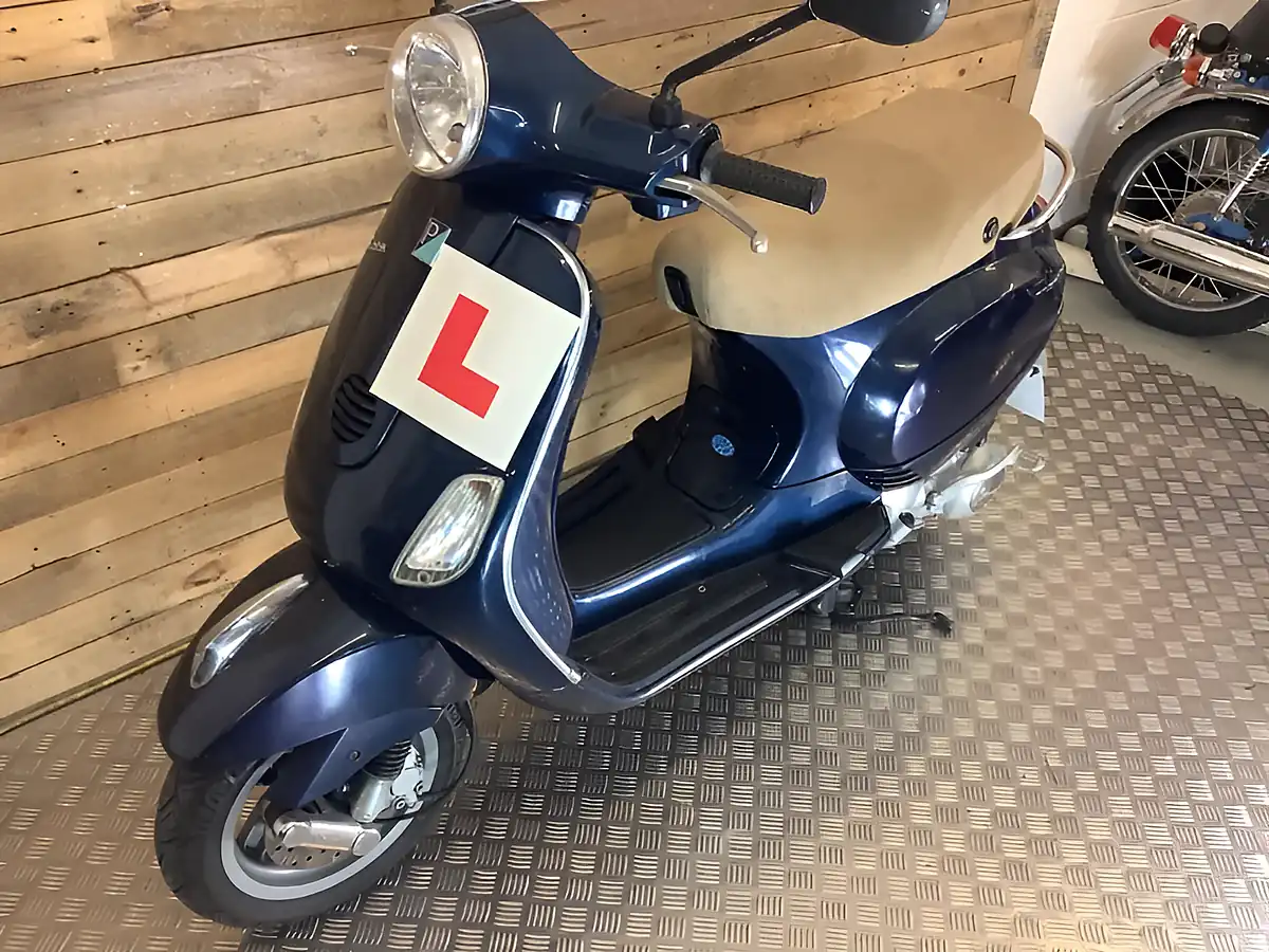 Used 2008 Piaggio Vespa - Interior and Exterior details 3