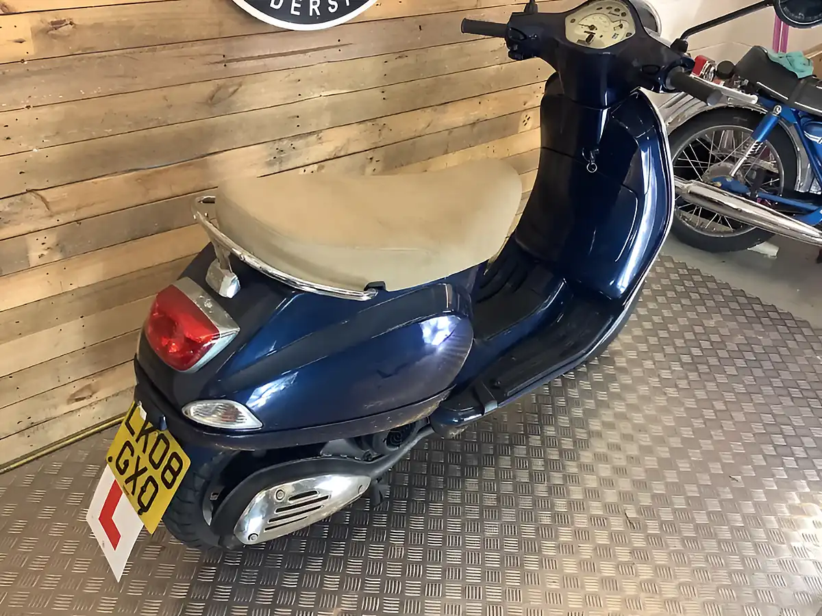 Used 2008 Piaggio Vespa - Interior and Exterior details 4