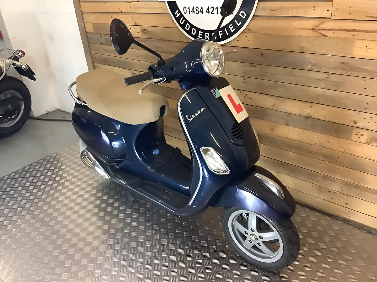 Used 2008 Piaggio Vespa - Interior and Exterior details 5