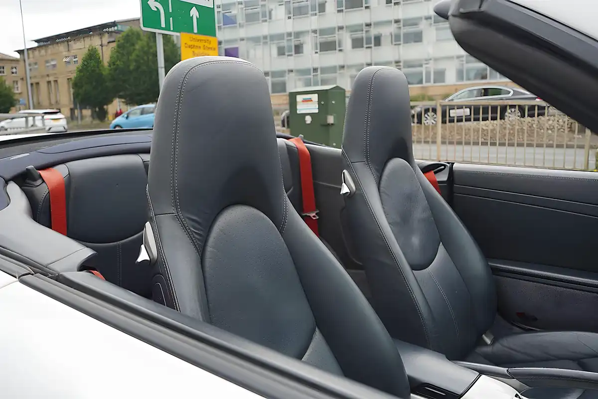 Used 2008 Porsche 911 Turbo Cabriolet White - Interior and Exterior details 3