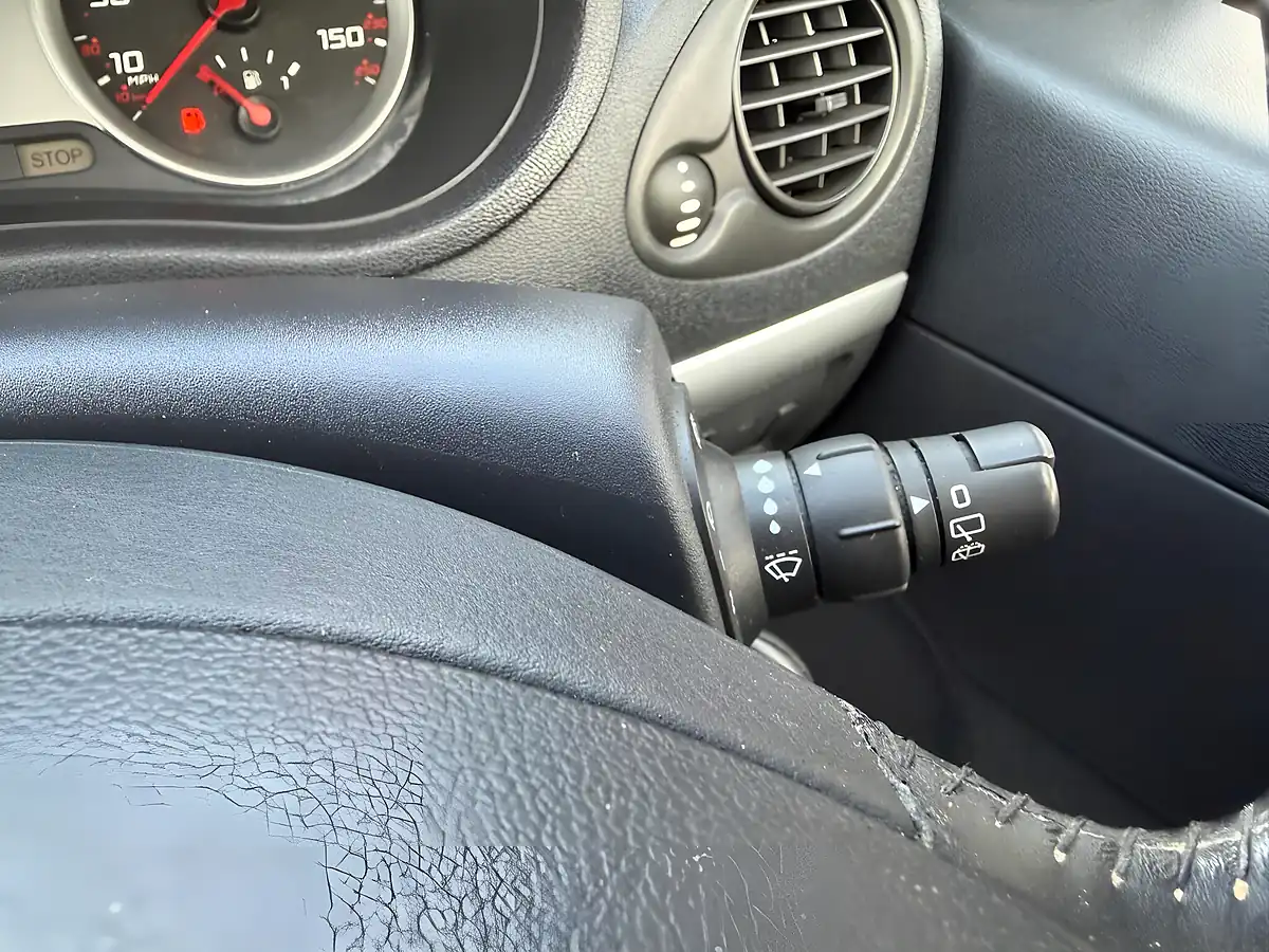Used 2008 Renault Clio Renaultsport Cup Blue - Interior and Exterior details 10