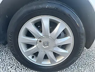 Used 2008 Renault Grand Scenic Dynamique S Silver - Interior and Exterior details 16