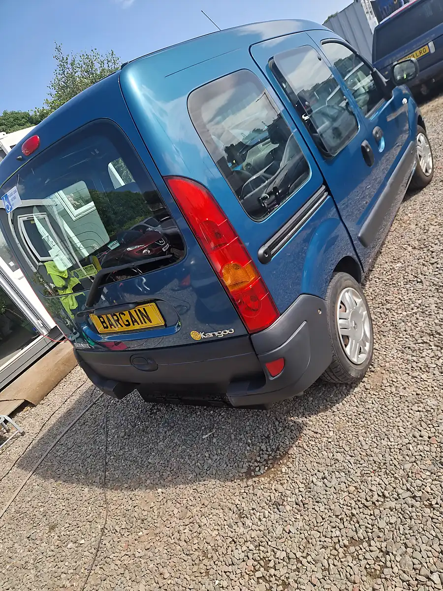 Used 2008 Renault Kangoo Authentique Blue - Interior and Exterior details 10