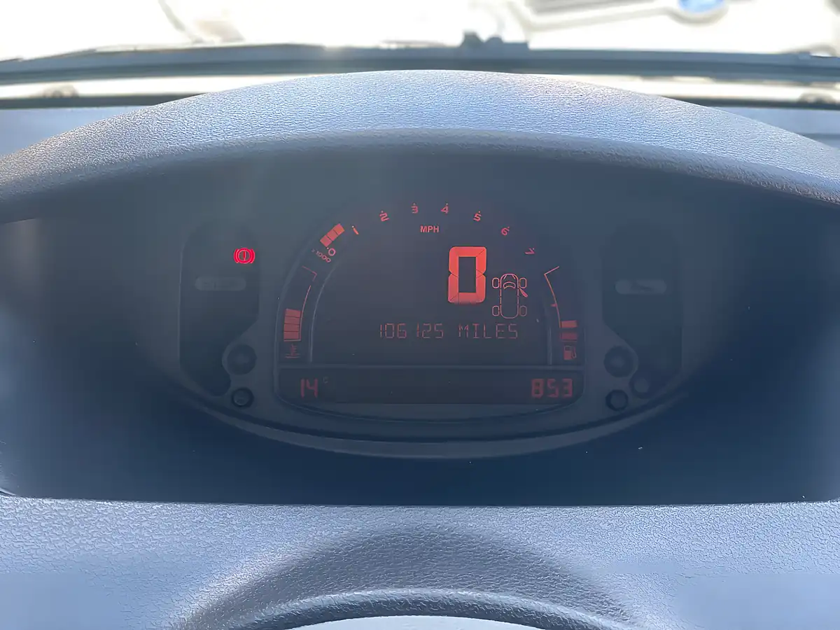 Used 2008 Renault Modus Expression Silver - Interior and Exterior details 10