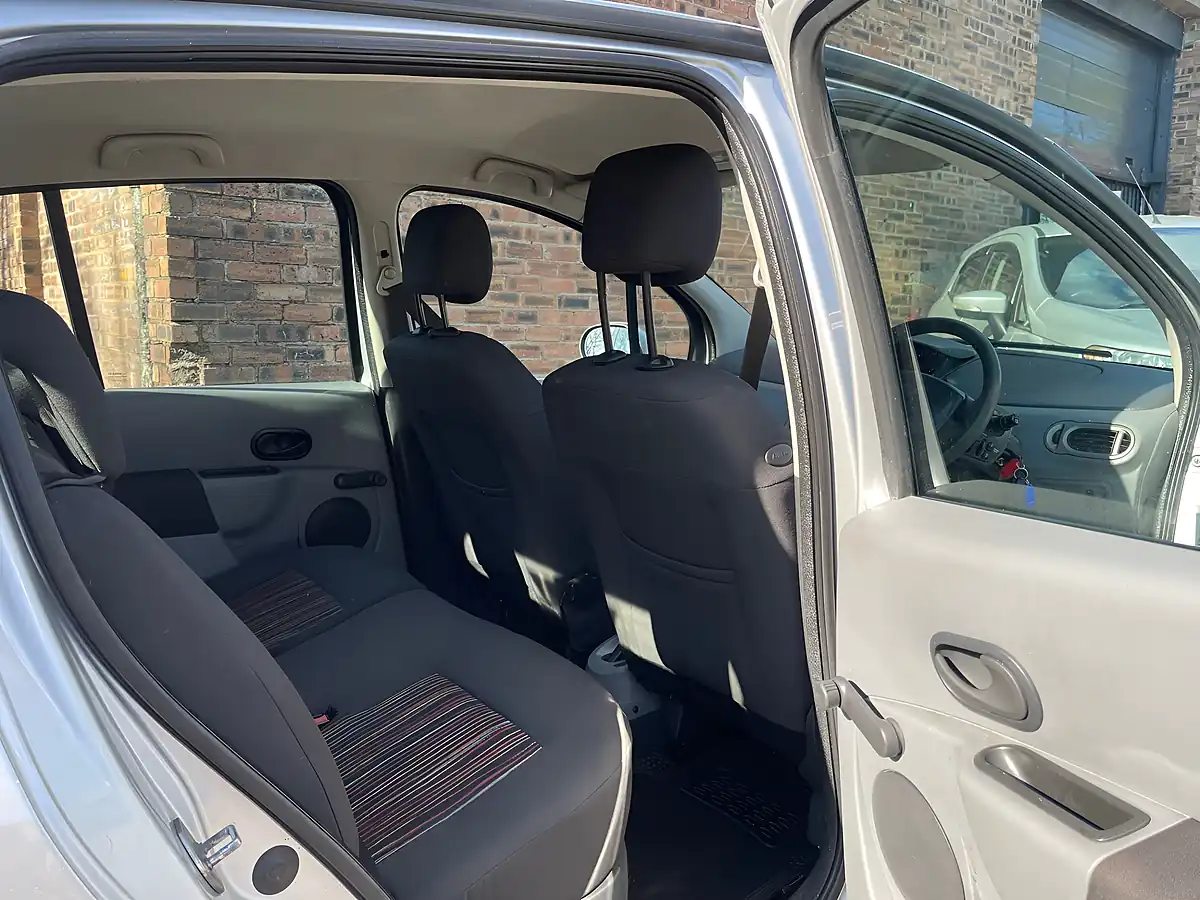 Used 2008 Renault Modus Expression Silver - Interior and Exterior details 15