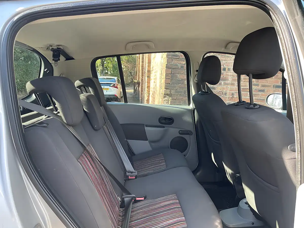 Used 2008 Renault Modus Expression Silver - Interior and Exterior details 16