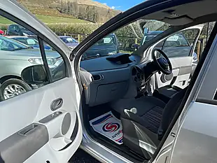 Used 2008 Renault Modus Expression Silver - Interior and Exterior details 20
