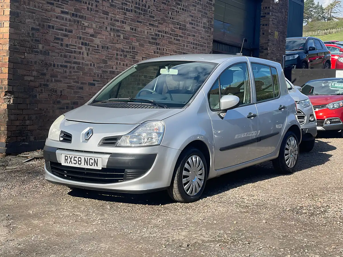 Used 2008 Renault Modus Expression Silver - Interior and Exterior details 4