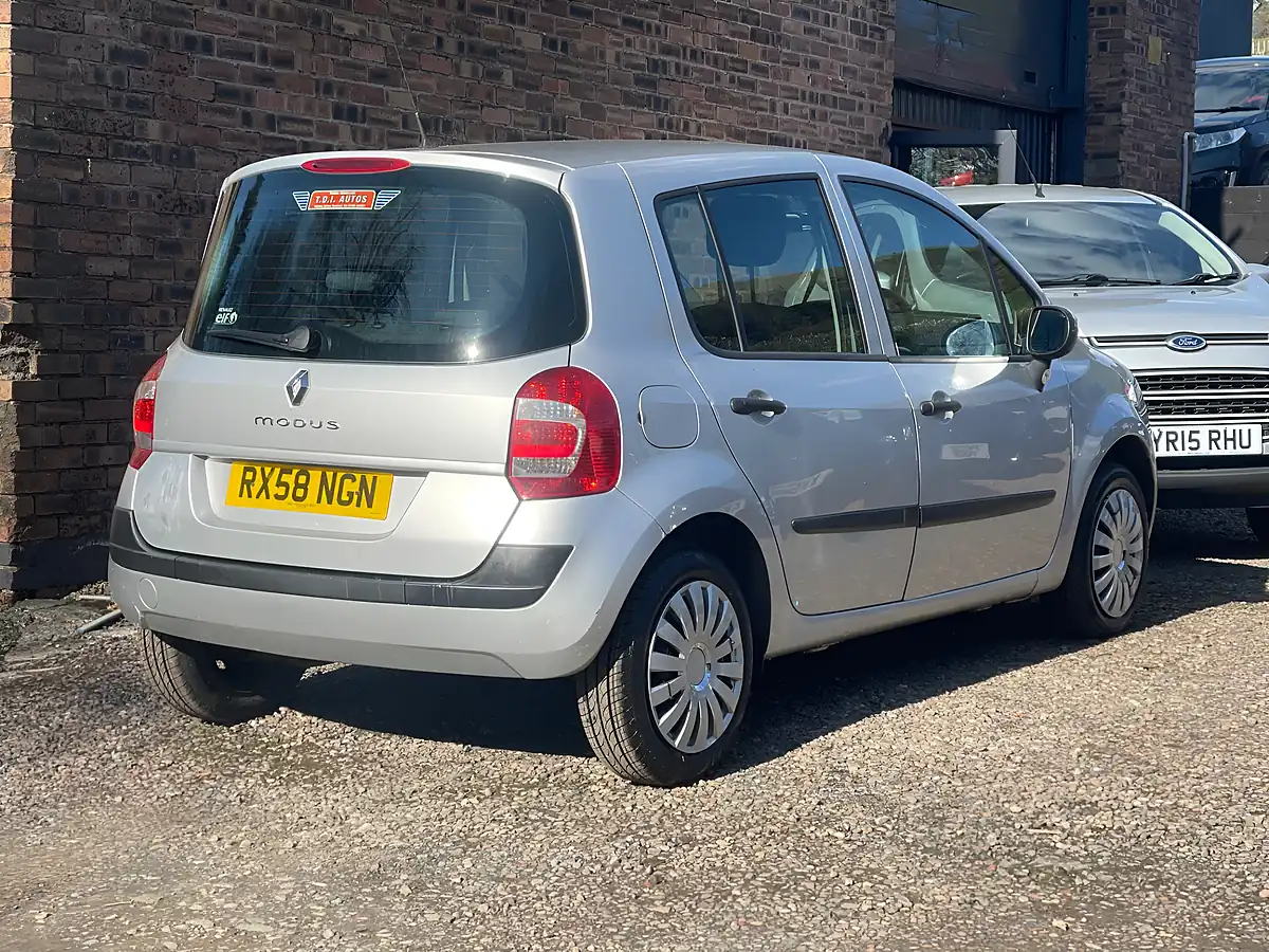 Used 2008 Renault Modus Expression Silver - Interior and Exterior details 5