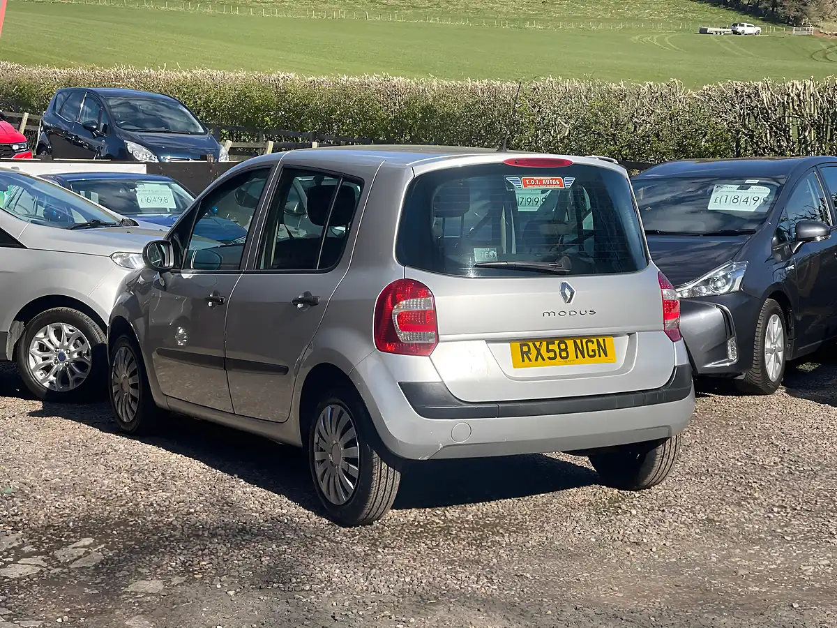 Used 2008 Renault Modus Expression Silver - Interior and Exterior details 7