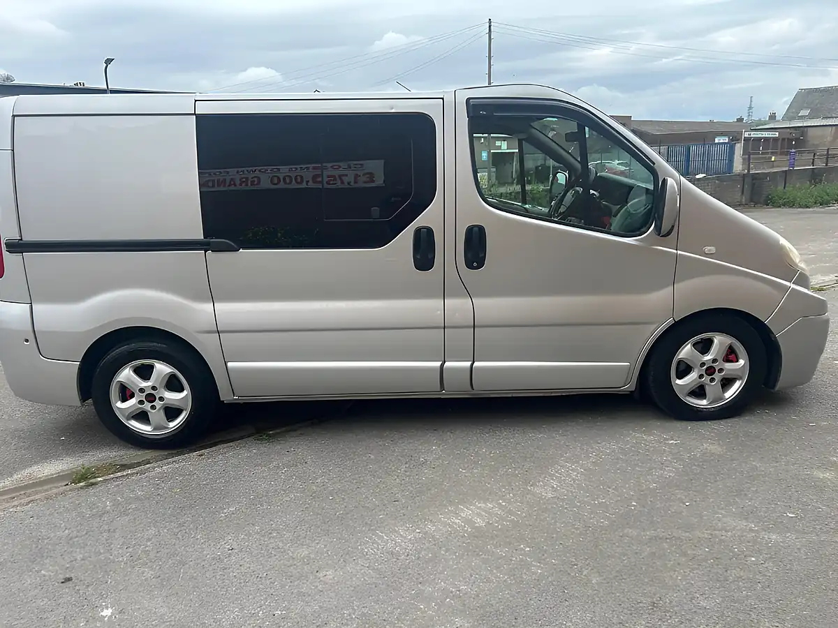 Used 2008 Renault Traffic Camper Silver - Interior and Exterior details 4