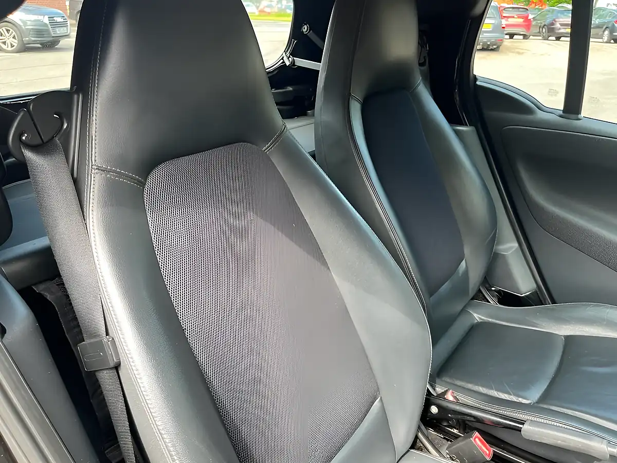 Used 2008 Smart Fortwo Passion Cabriolet Black - Interior and Exterior details 11