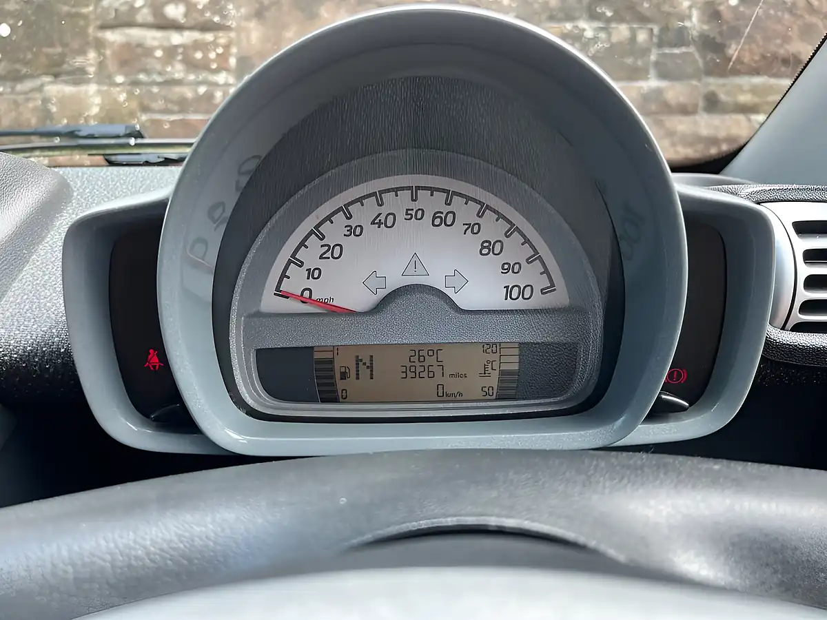 Used 2008 Smart Fortwo Passion Cabriolet Black - Interior and Exterior details 17