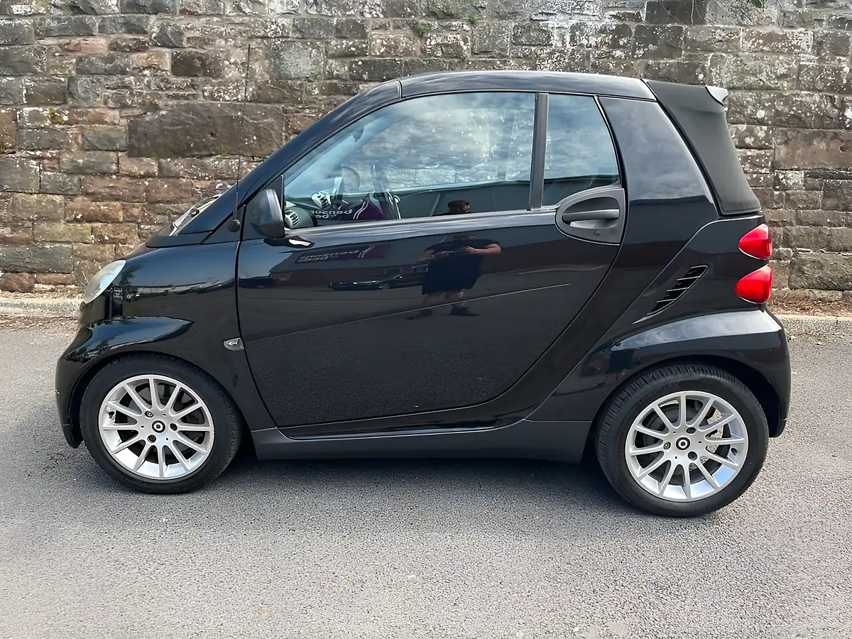 Used 2008 Smart Fortwo Passion Cabriolet Black - Interior and Exterior details 4