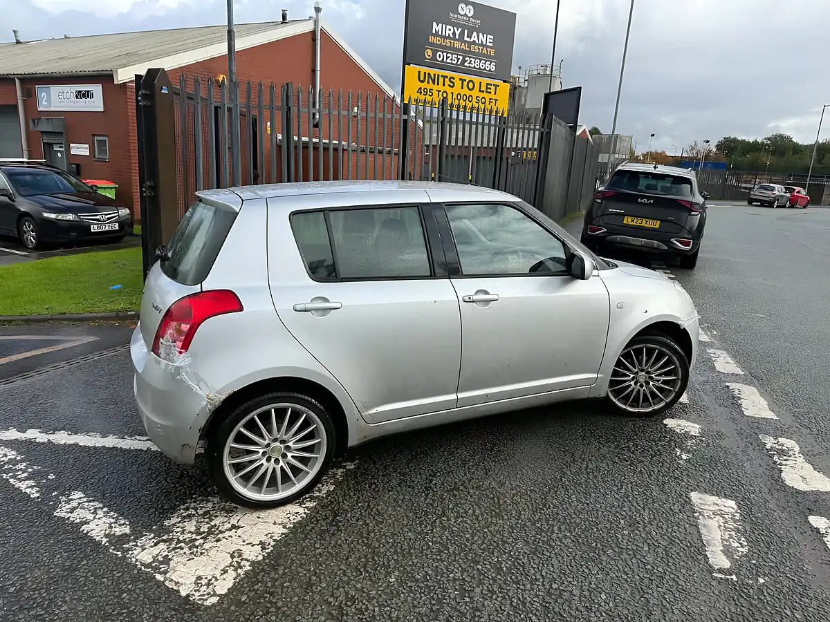 Used 2008 Suzuki Swift Gl Silver - Interior and Exterior details 11