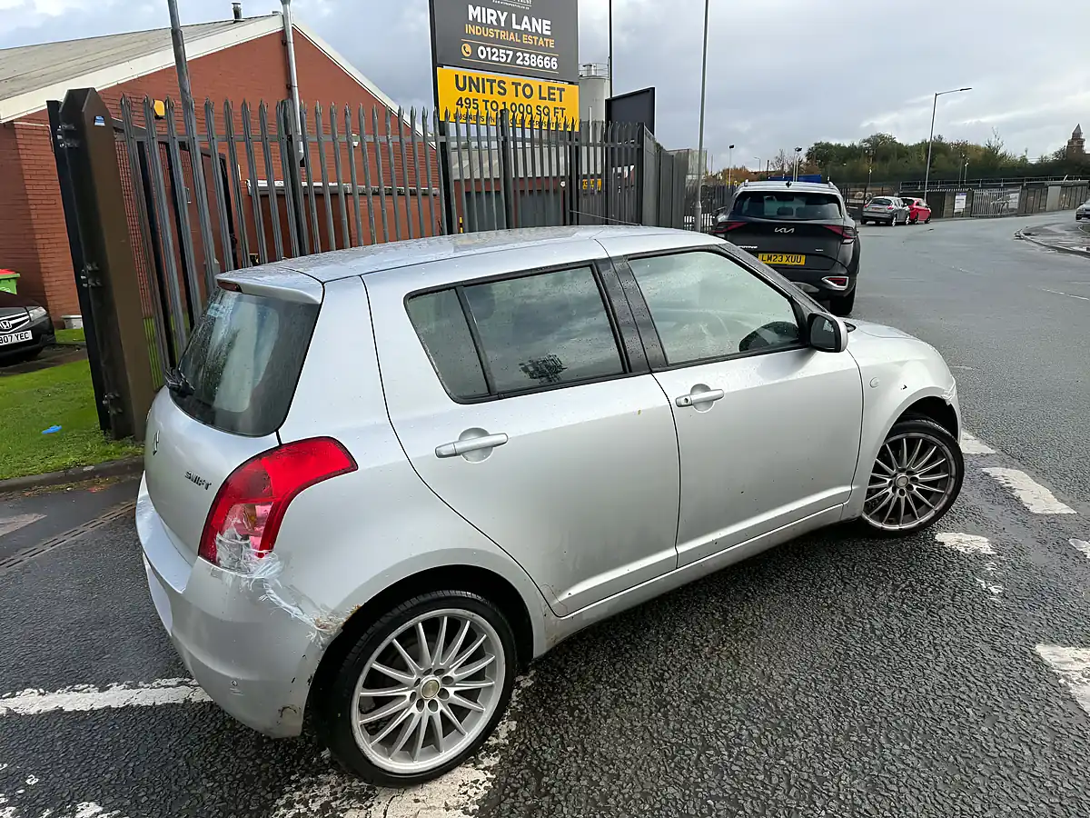Used 2008 Suzuki Swift Gl Silver - Interior and Exterior details 12