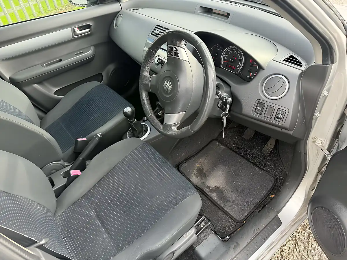 Used 2008 Suzuki Swift Gl Silver - Interior and Exterior details 16
