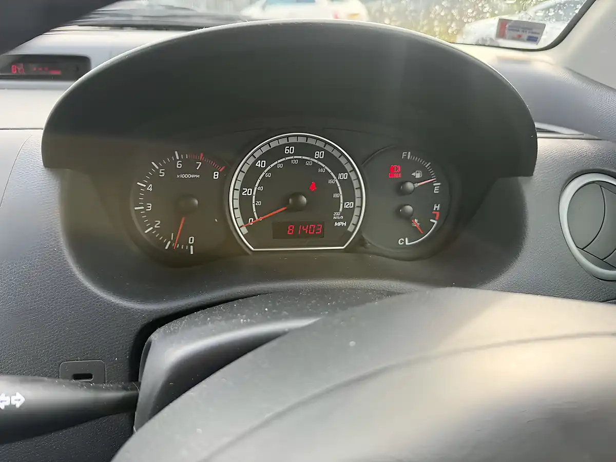 Used 2008 Suzuki Swift Gl Silver - Interior and Exterior details 18