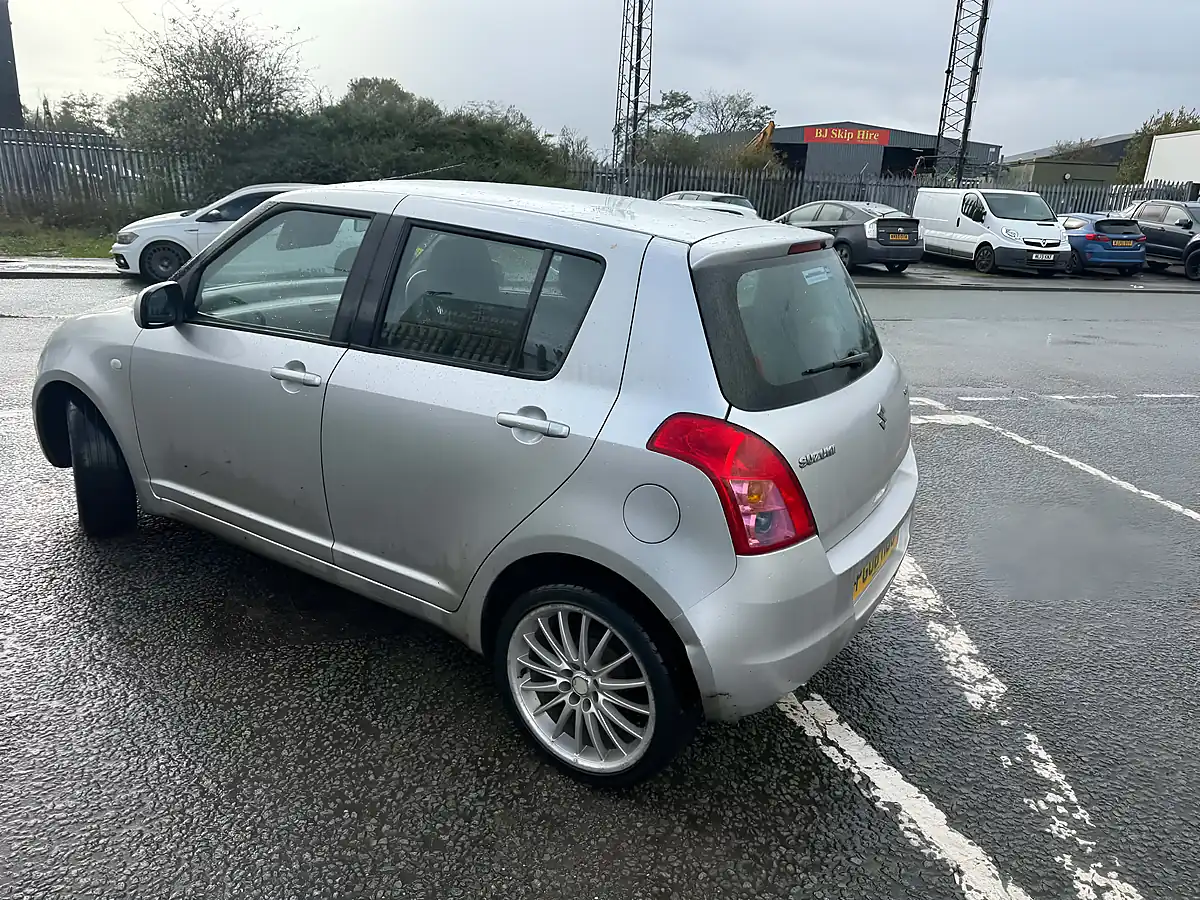 Used 2008 Suzuki Swift Gl Silver - Interior and Exterior details 3