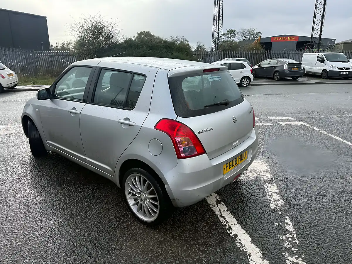 Used 2008 Suzuki Swift Gl Silver - Interior and Exterior details 4