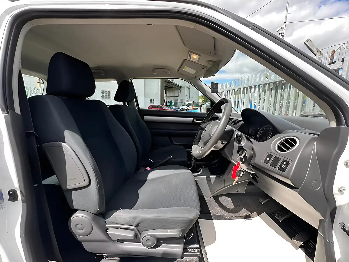Used 2008 Suzuki Swift Gl White - Interior and Exterior details 12